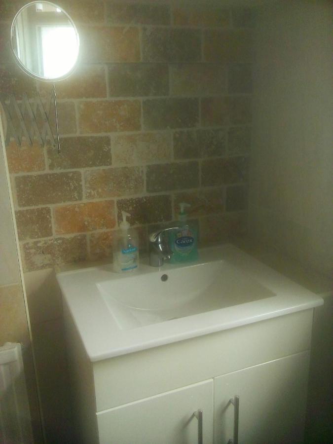 The Principality 2 Singles Bedroom Cardiff Exterior photo