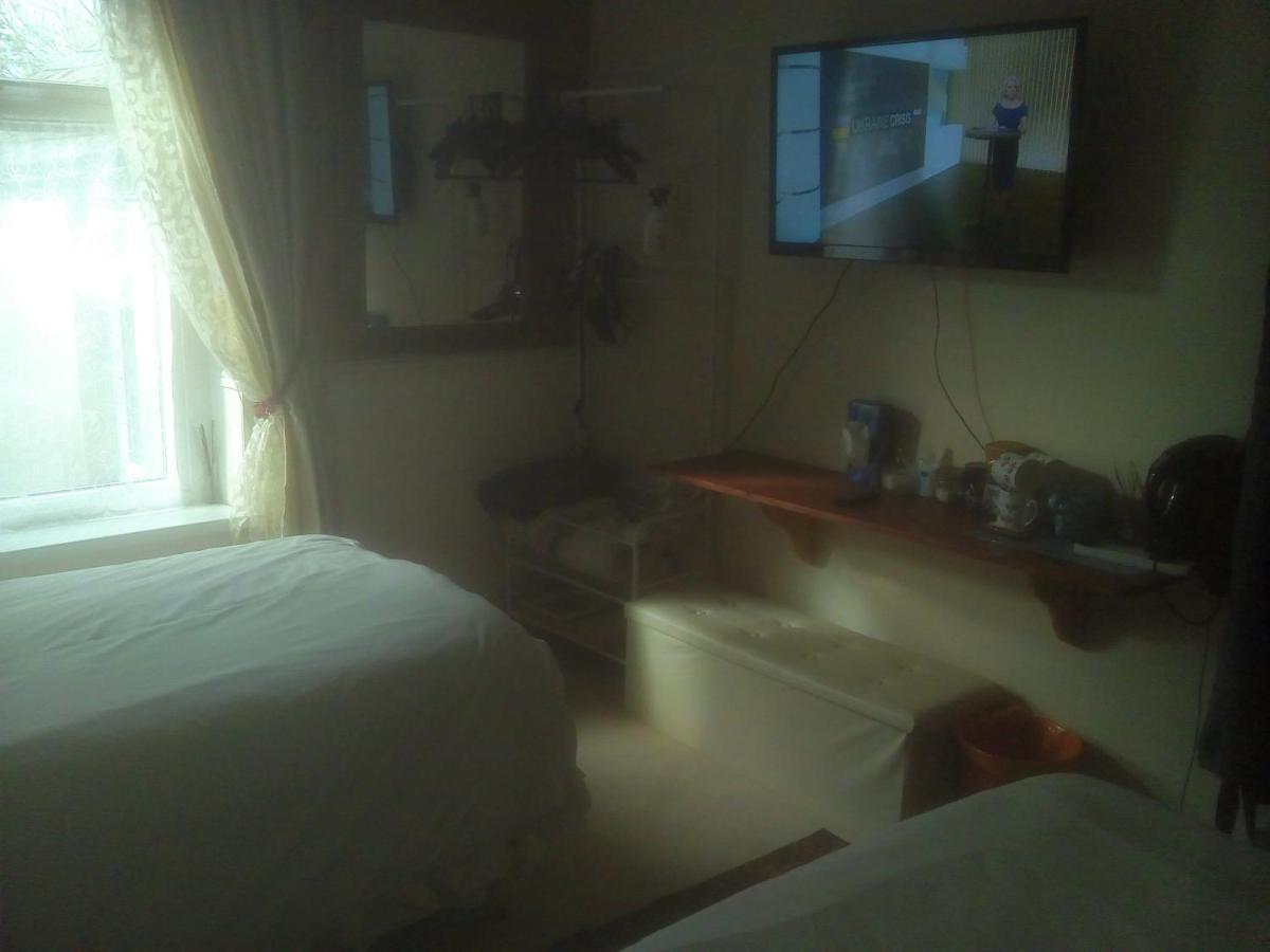 The Principality 2 Singles Bedroom Cardiff Exterior photo